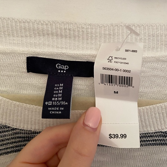 Gap striped long sleeve top size medium - Picture 2 of 2